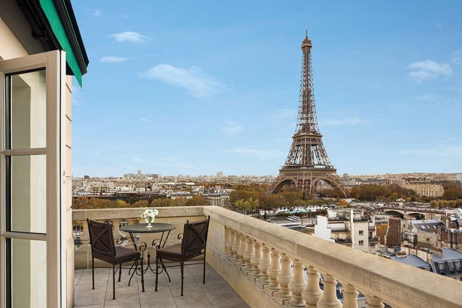 5-Star Hotels Near The Eiffel Tower For A Luxury Stay